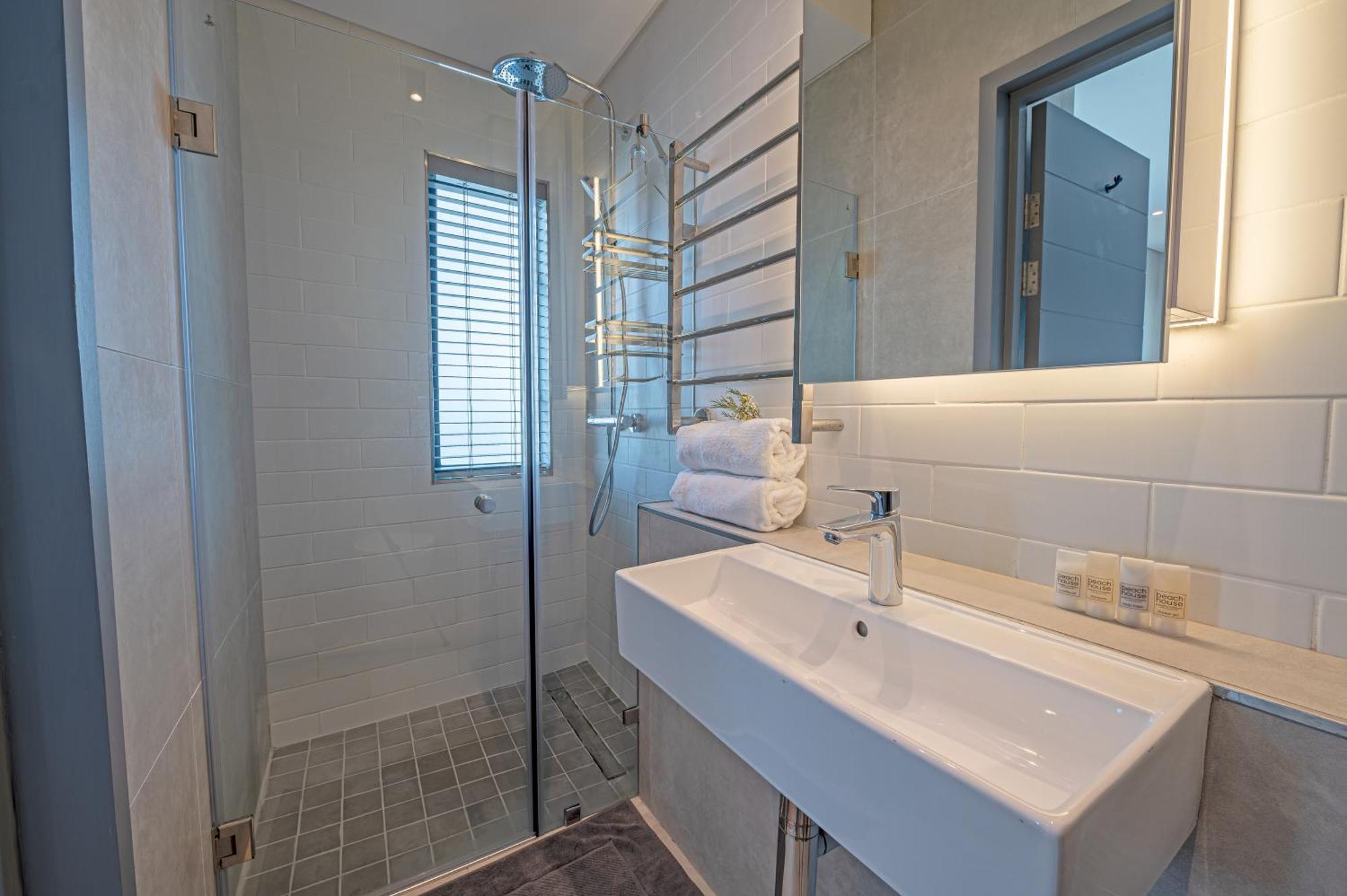 Luxury Beachfront Penthouse In Blouberg- 402 Azul Cape Town