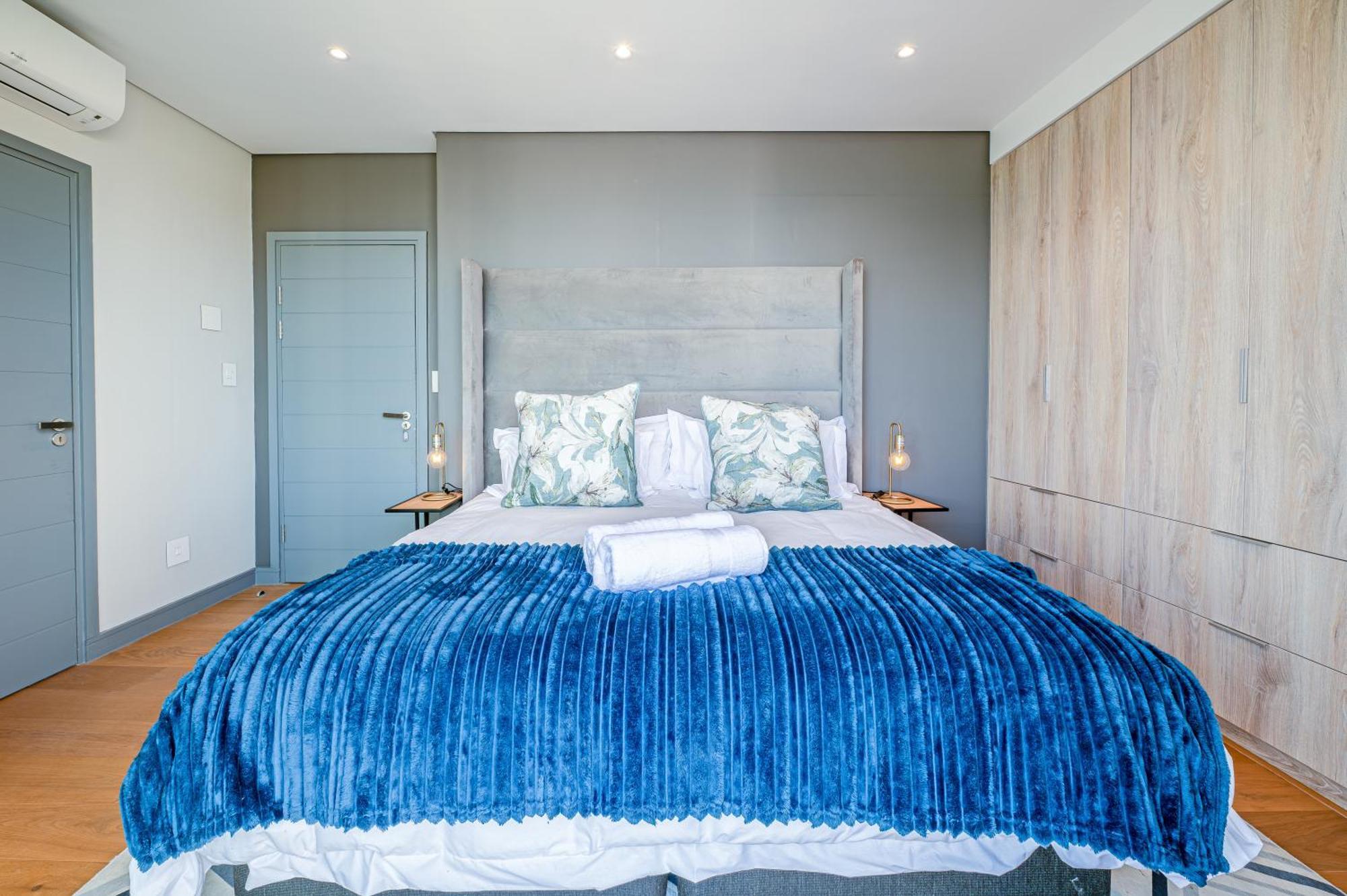 Apartment Luxury Beachfront Penthouse In Blouberg- 402 Azul Cape Town